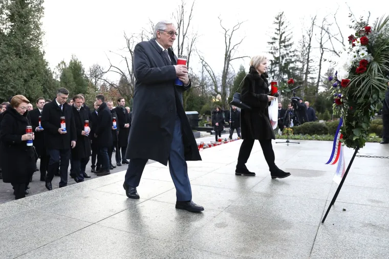 19. OBLJETNICA SMRTI PRVOG HRVATSKOG PREDSJEDNIKA: HDZ položio vijenac na Tuđmanov grob