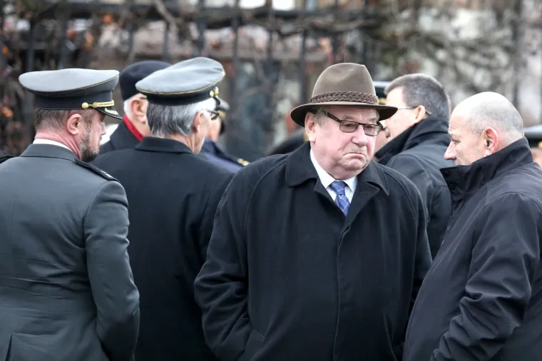 19. OBLJETNICA SMRTI PRVOG HRVATSKOG PREDSJEDNIKA: HDZ položio vijenac na Tuđmanov grob