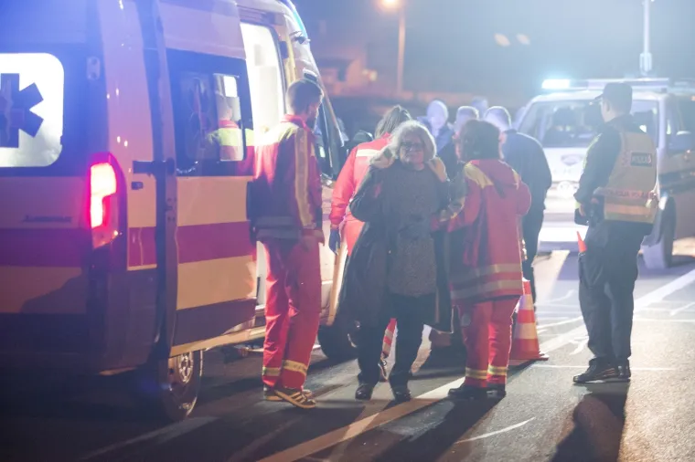 U Laslovu autobus pun putnika sletio u kanal, ozlijeđeno više osoba
