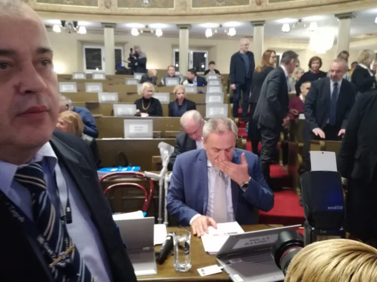 Ovo su trojica zastupnika koja su spasila Milana Bandića