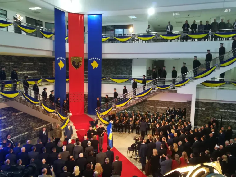 RTL usred napete situacije na Kosovu: Vučić obilazi granicu, NATO helikopteri nad Pri&scaron;tinom