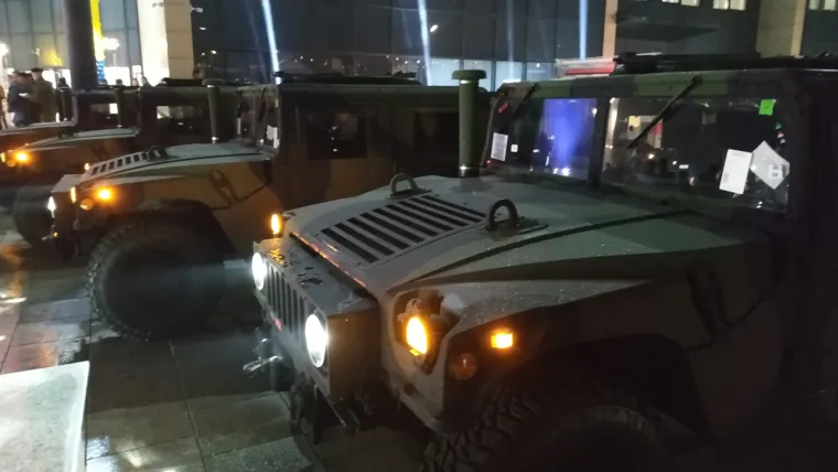 RTL usred napete situacije na Kosovu: Vučić obilazi granicu, NATO helikopteri nad Pri&scaron;tinom