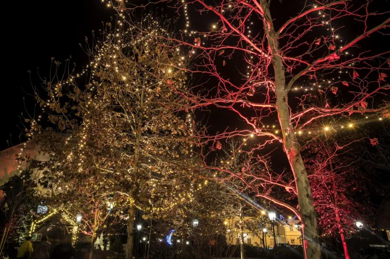 Romantična bajka u srcu Zagreba: Fenjeri i &Scaron;uma Striborova oživjeli božićnu čaroliju