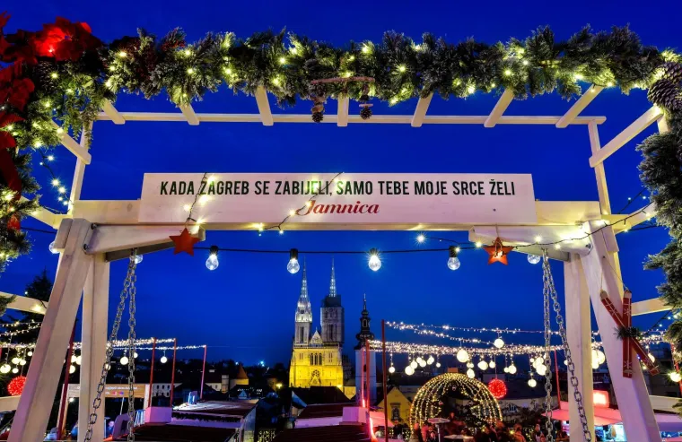 Romantična bajka u srcu Zagreba: Fenjeri i &Scaron;uma Striborova oživjeli božićnu čaroliju