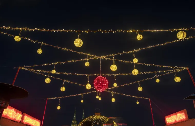 Romantična bajka u srcu Zagreba: Fenjeri i &Scaron;uma Striborova oživjeli božićnu čaroliju