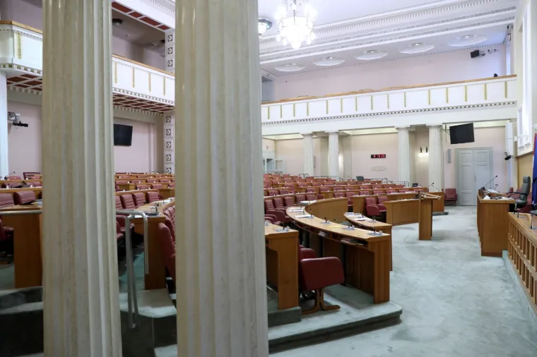 Sabornica je prazna namanje mjesec dana, a zastupnici idu na odmor 14.12.2018.