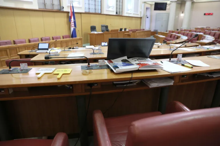 PRAZNICI DULJI NEGO U ŠKOLI: Saborske zastupnike nećemo vidjeti neko vrijeme