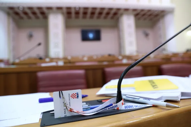 PRAZNICI DULJI NEGO U ŠKOLI: Saborske zastupnike nećemo vidjeti neko vrijeme
