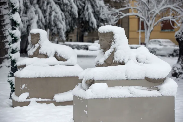 FOTO Zimska čarolija u gradu na Dravi: Snijeg zabijelio ulice Osijeka