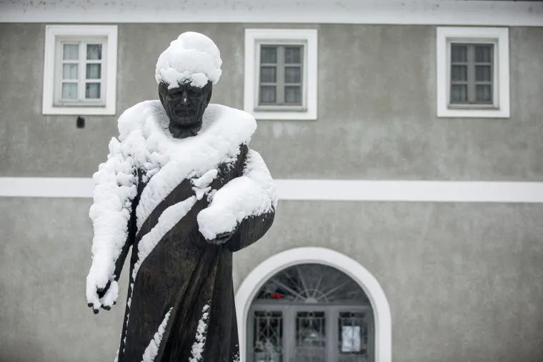 FOTO Zimska čarolija u gradu na Dravi: Snijeg zabijelio ulice Osijeka