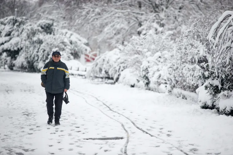 FOTO Zimska čarolija u gradu na Dravi: Snijeg zabijelio ulice Osijeka