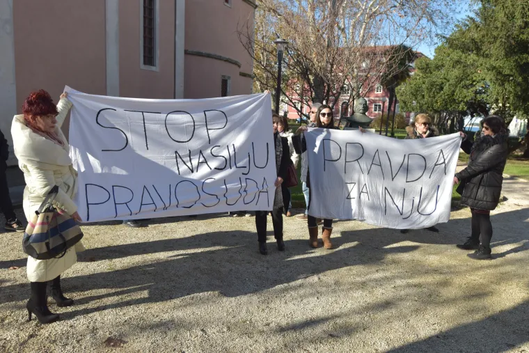 'Pravda za nju': Prosvjed protiv pu&scaron;tanja na slobodu Darka Kovačevića Daruvarca