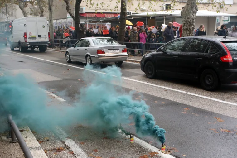 FOTO 'Spinraza za sve': Omi&scaron;ani prosvjedovali zbog te&scaron;ko bolesne male Nore