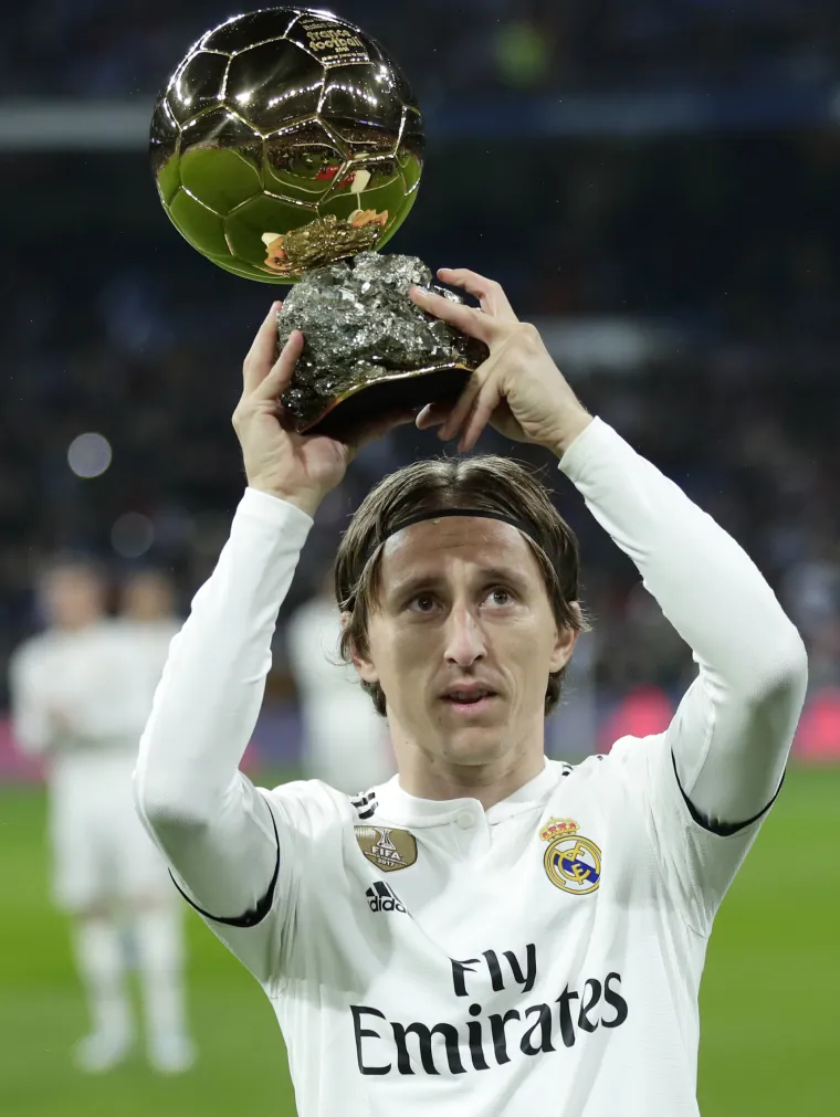 Santiago Bernabeu se naklonio najboljem igraču svijeta: Luka Modrić dobio ovacije u Madridu
