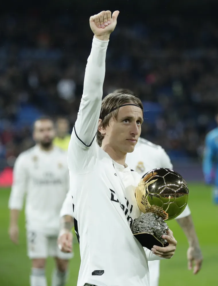 Santiago Bernabeu se naklonio najboljem igraču svijeta: Luka Modrić dobio ovacije u Madridu