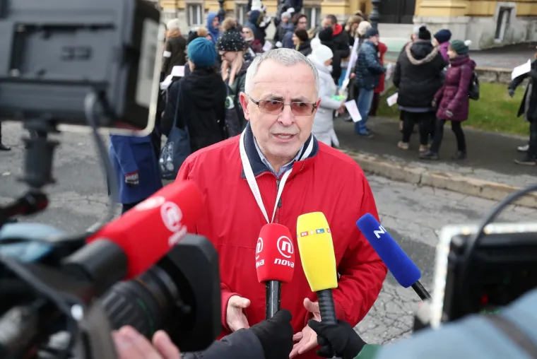 PROSVJED NASTAVNIKA U ZAGREBU: 'Za sigurne &scaron;kole'