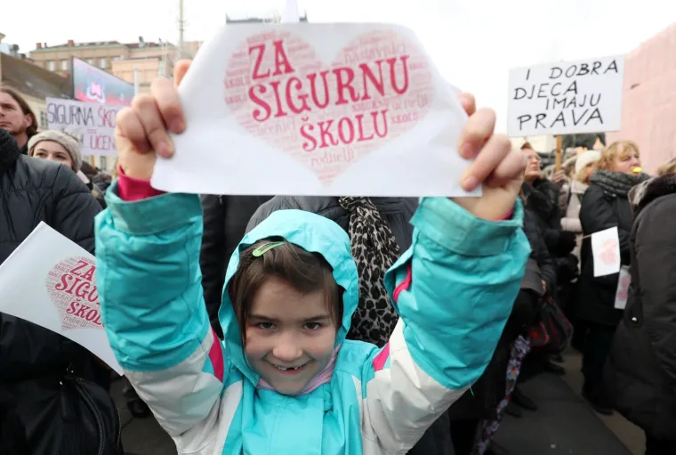 PROSVJED NASTAVNIKA U ZAGREBU: 'Za sigurne &scaron;kole'