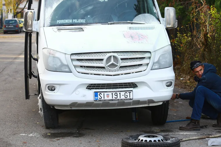 FOTO Prevozili djecu: U Zagrebu planuli kombiji &scaron;ibenskih registracija!