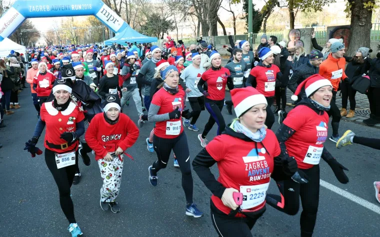 Vi&scaron;e od 2.500 kostimiranih trkača i hodača sudjelovalo u Zagreb Advent Runu