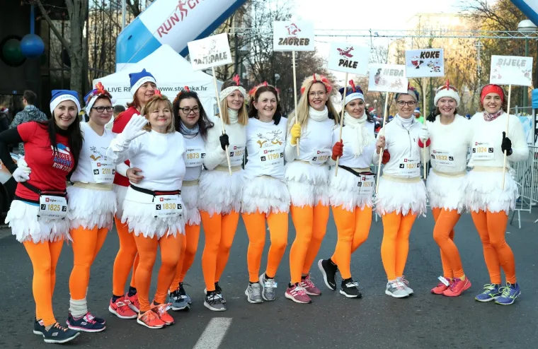 Vi&scaron;e od 2.500 kostimiranih trkača i hodača sudjelovalo u Zagreb Advent Runu