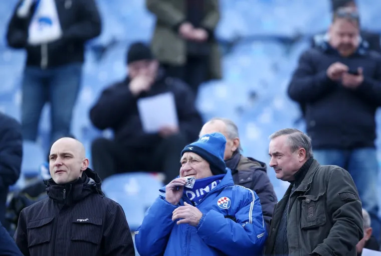 FOTO Bad Blue Boysi i Torcida napravili sjajnu atmosferu na Maksimiru u derbiju Dinama i Hajduka