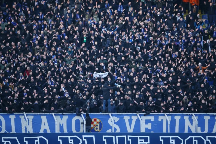 FOTO Bad Blue Boysi i Torcida napravili sjajnu atmosferu na Maksimiru u derbiju Dinama i Hajduka