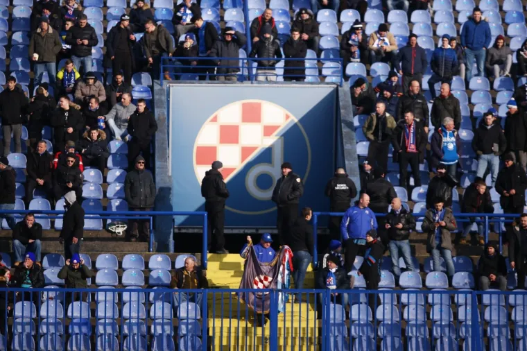 SPEKTAKL NA TRIBINAMA: Navijači zapalili utakmicu, najveći hrvatski derbi u svom punom sjaju