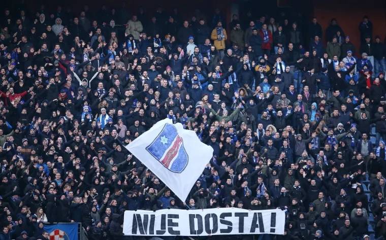 SPEKTAKL NA TRIBINAMA: Navijači zapalili utakmicu, najveći hrvatski derbi u svom punom sjaju