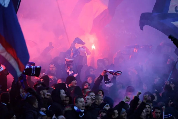 SPEKTAKL NA TRIBINAMA: Navijači zapalili utakmicu, najveći hrvatski derbi u svom punom sjaju