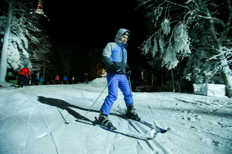 Tradicionalnim noćnim skijanjem otvorena nova sezona skijanja na Sljemenu