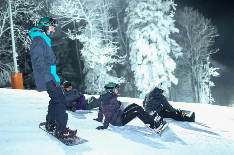 Tradicionalnim noćnim skijanjem otvorena nova sezona skijanja na Sljemenu