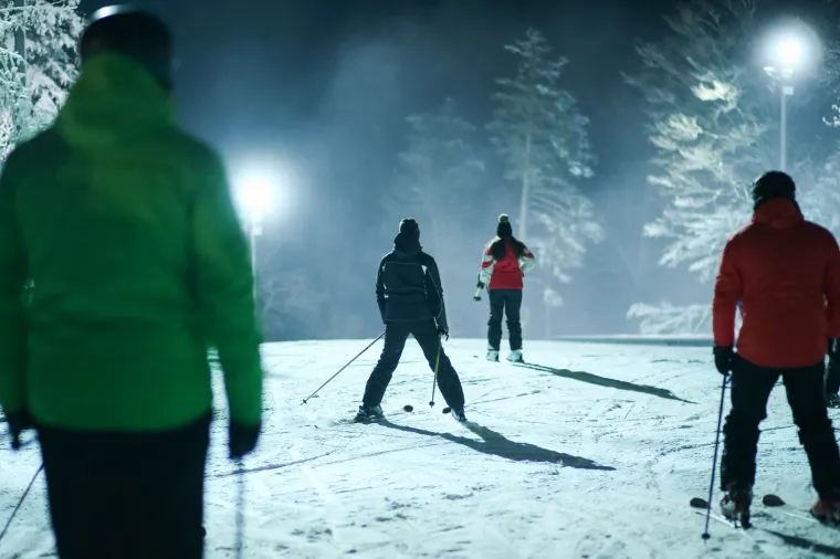 Tradicionalnim noćnim skijanjem otvorena nova sezona skijanja na Sljemenu