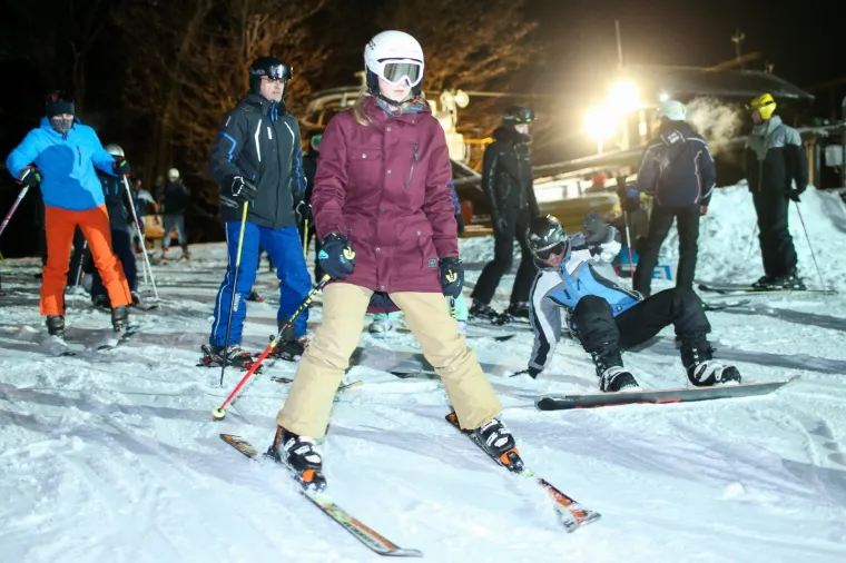 Tradicionalnim noćnim skijanjem otvorena nova sezona skijanja na Sljemenu