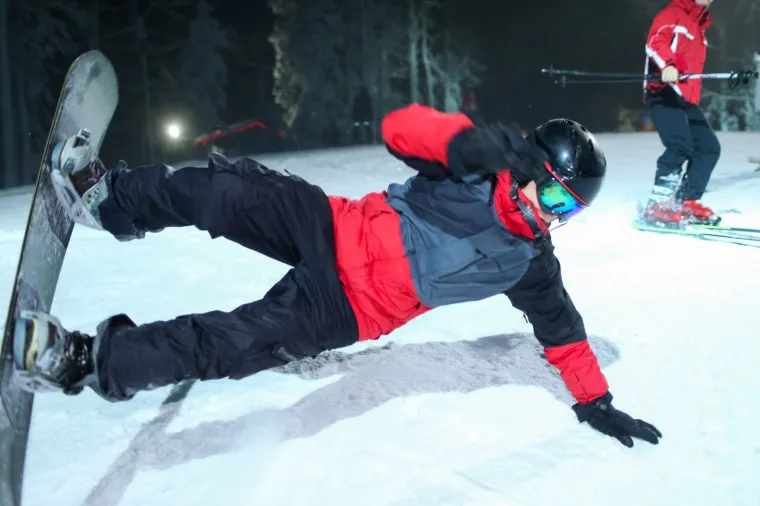 Tradicionalnim noćnim skijanjem otvorena nova sezona skijanja na Sljemenu