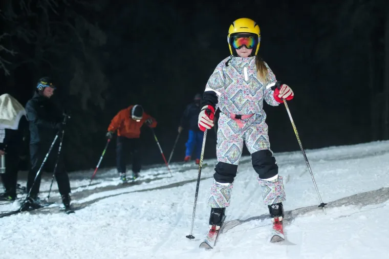 Tradicionalnim noćnim skijanjem otvorena nova sezona skijanja na Sljemenu