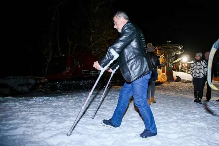 BANDIĆ OBIŠAO CRVENI SPUST UNATOČ LOŠEM ZDRAVSTVENOM STANJU: Otvorena skijaška sezona na Sljemenu