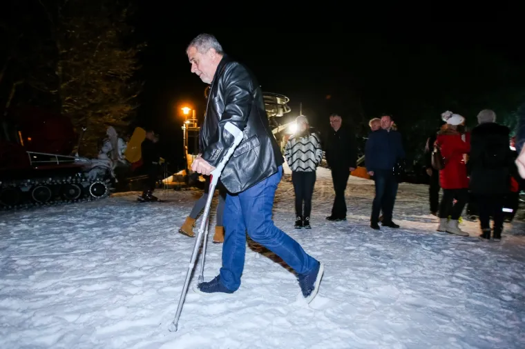 BANDIĆ OBIŠAO CRVENI SPUST UNATOČ LOŠEM ZDRAVSTVENOM STANJU: Otvorena skijaška sezona na Sljemenu