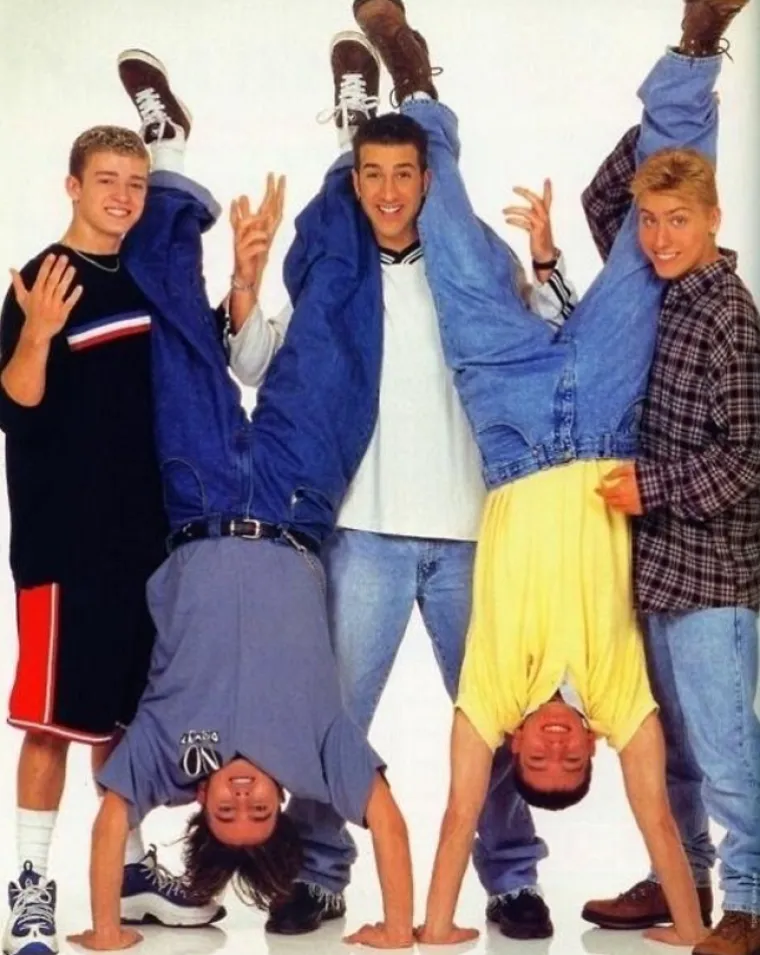 Povratak u '90: Otrcane fotografije s albuma boy bendova toliko su lo&scaron;e da su toliko dobre