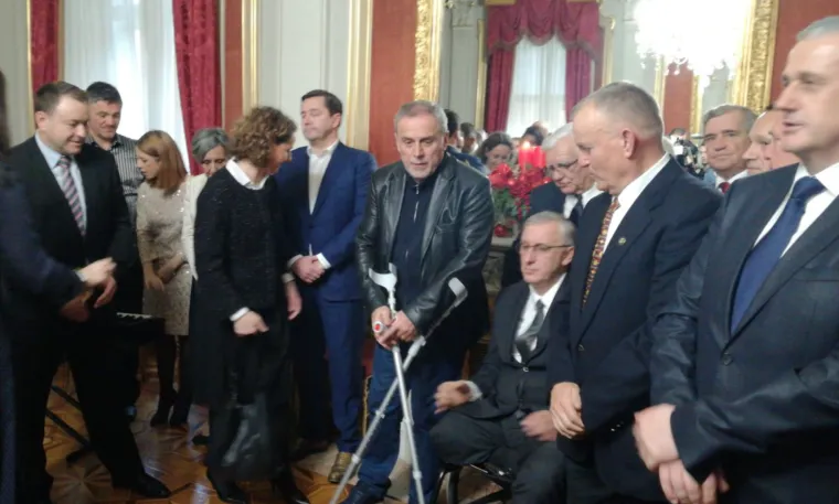 Bandić 'dela' udarnički: Možete li uopće povjerovati &scaron;to je sve na &scaron;takama obi&scaron;ao nakon izlaska iz bolnice?