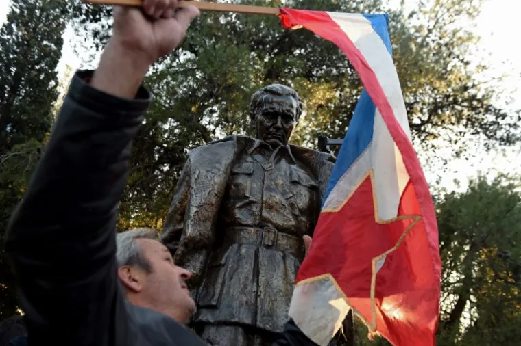 Gradonačelnik Ivan Vuković rekao je da i oni, koji opravdano kritiziraju Tita zbog progona političkih neistomišljenika, priznaju da je najvažnija povijesna osoba ovih prostora.  "O veličini Titovih povijesnih zasluga dovoljno govori činjenica da je godinu nakon rata (1946.) ovaj grad preimenovan u Titograd", rekao je Vuković. "Naša zemlja ostaje vjerna antifašističkim tradicijama", dodao je.