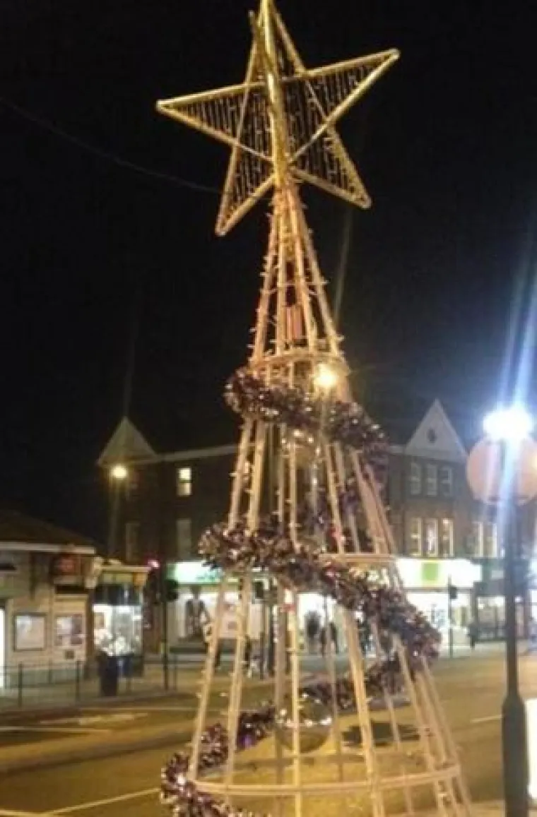 Nismo Grinčevi, ali &scaron;to je ovo? Internet je odabrao TOP 15 najružnijih božićnih jelki