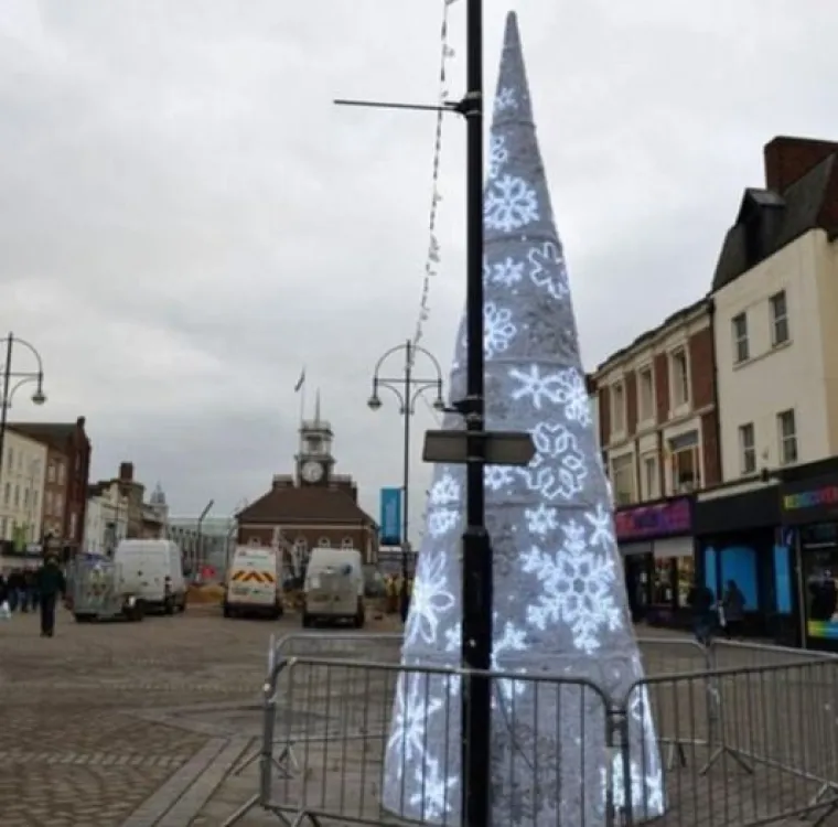 Nismo Grinčevi, ali &scaron;to je ovo? Internet je odabrao TOP 15 najružnijih božićnih jelki