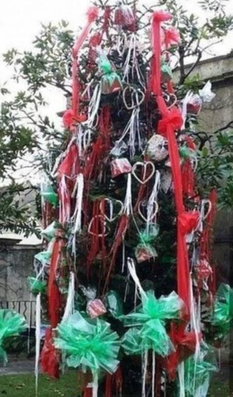 Nismo Grinčevi, ali &scaron;to je ovo? Internet je odabrao TOP 15 najružnijih božićnih jelki