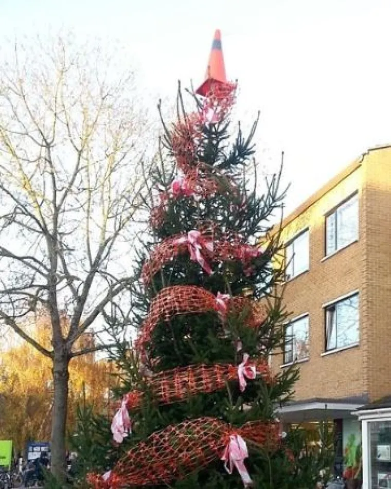 Nismo Grinčevi, ali &scaron;to je ovo? Internet je odabrao TOP 15 najružnijih božićnih jelki