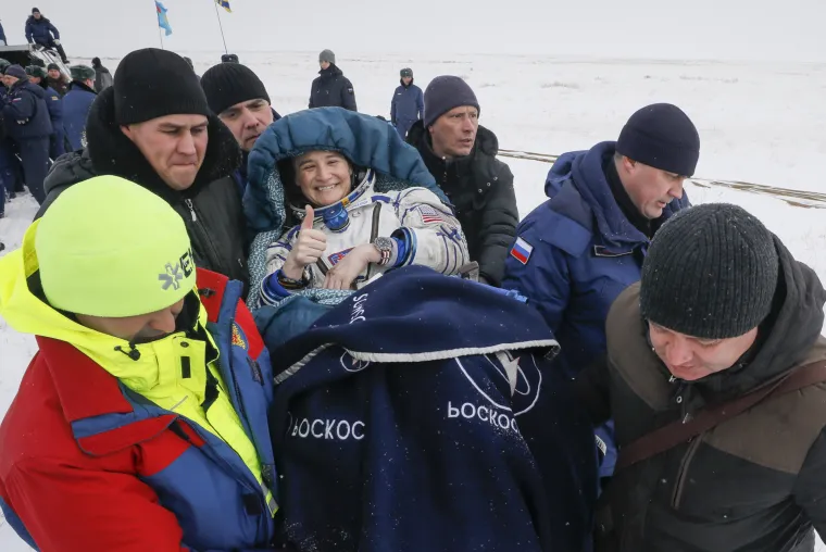 Članovi posade Međunarodne svemirske stanice (ISS) sigurno se vratili na Zemlju