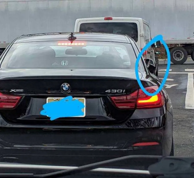 ZA KAOS NA CESTI NE TREBA REKONSTRUKCIJA ROTORA: Dosta je nekoliko ovakvih genijalaca na strate&scaron;kim točkama