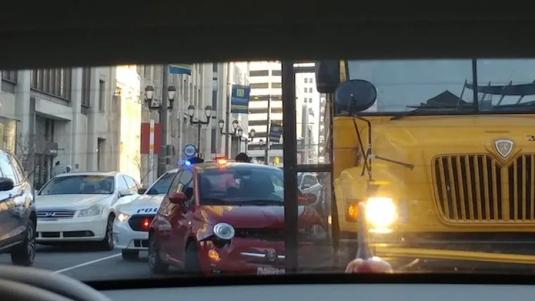 ZA KAOS NA CESTI NE TREBA REKONSTRUKCIJA ROTORA: Dosta je nekoliko ovakvih genijalaca na strate&scaron;kim točkama