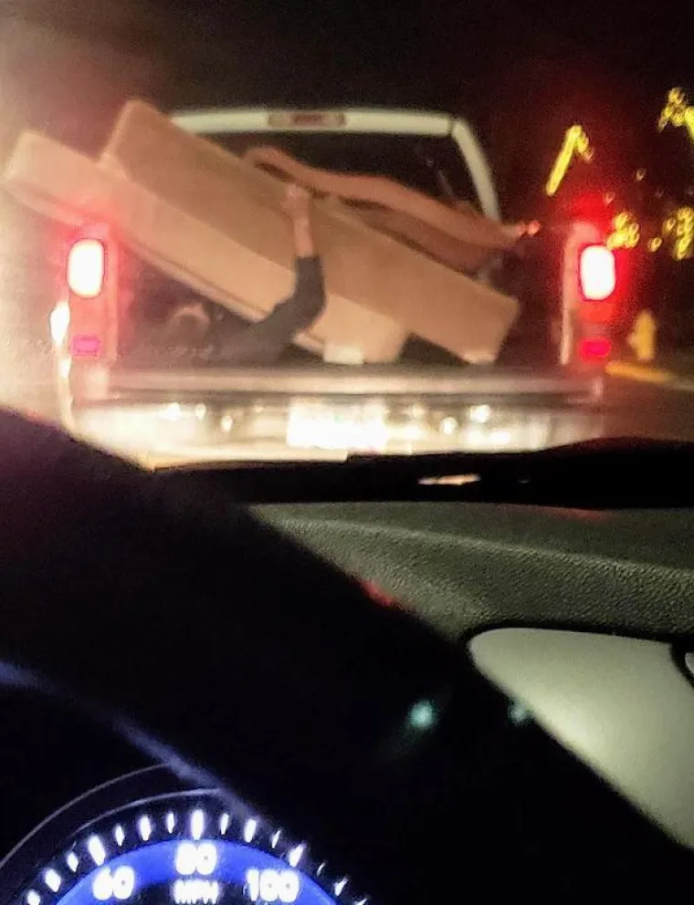 ZA KAOS NA CESTI NE TREBA REKONSTRUKCIJA ROTORA: Dosta je nekoliko ovakvih genijalaca na strate&scaron;kim točkama