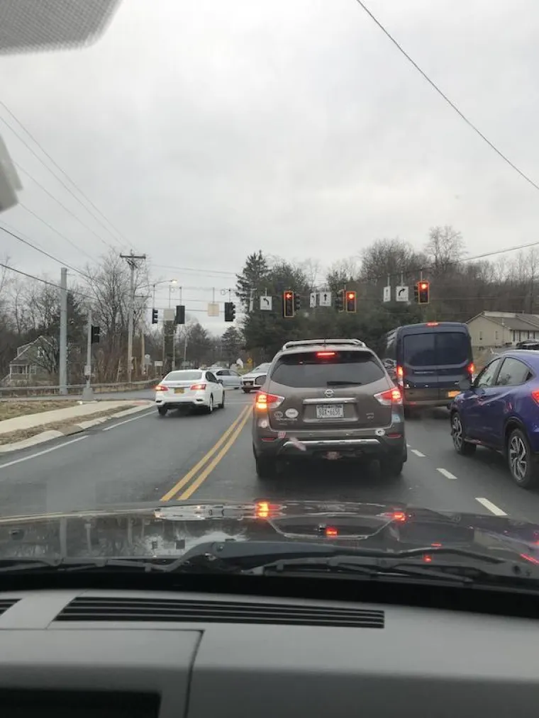 ZA KAOS NA CESTI NE TREBA REKONSTRUKCIJA ROTORA: Dosta je nekoliko ovakvih genijalaca na strate&scaron;kim točkama