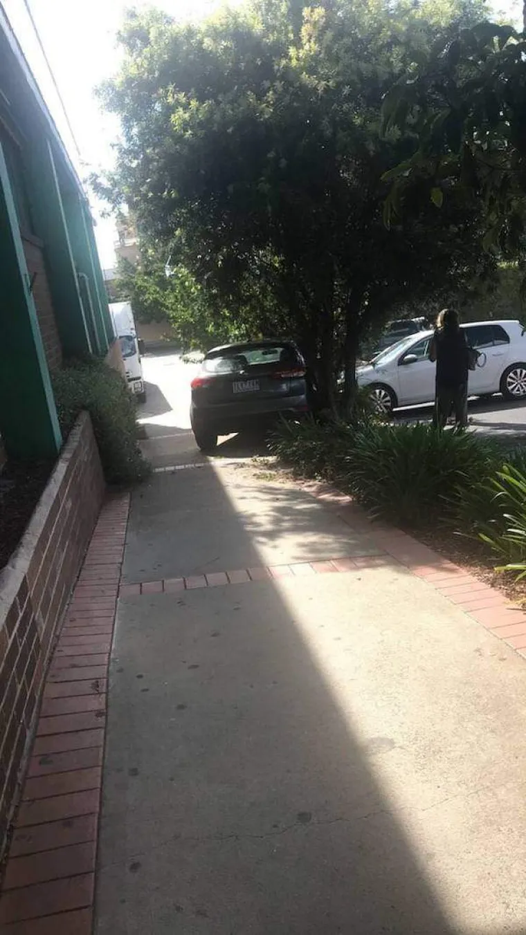 ZA KAOS NA CESTI NE TREBA REKONSTRUKCIJA ROTORA: Dosta je nekoliko ovakvih genijalaca na strate&scaron;kim točkama